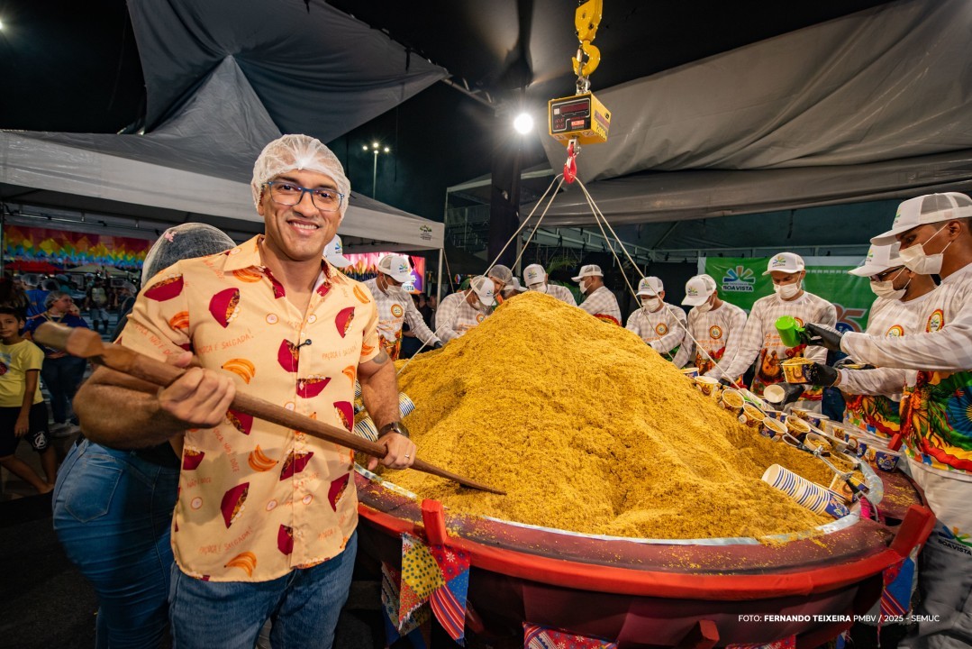 Prefeito de Boa Vista na entrega da Maior Paçoca do Mundo 2025 - Foto: Fernando Teixeira/SEMUC/PMBV